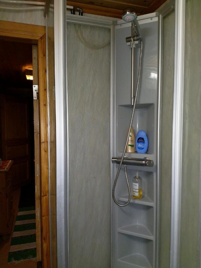 Holiday home Mysig Timmerstuga Vid Sjoen Bjoerken 34 Roennsudden *